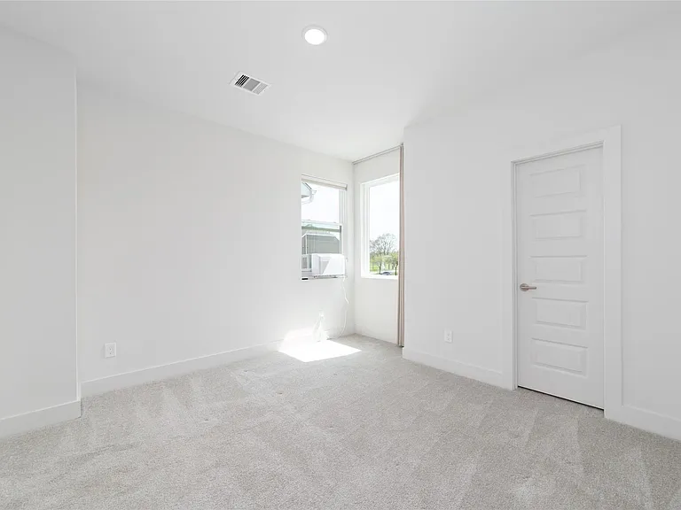 3007 Ventas Dr — Photo 31