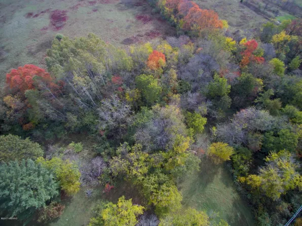 16539 25th St, Gobles, MI 49055