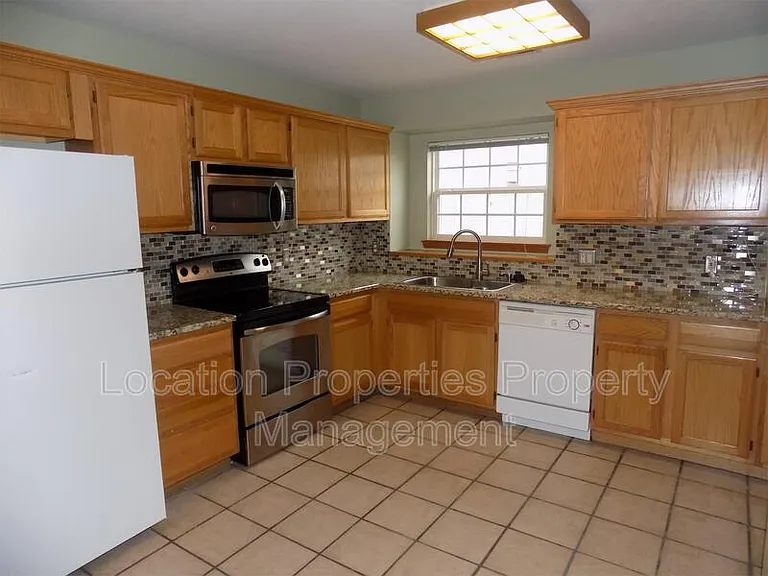 4963 Stoneback Dr W — Photo 4