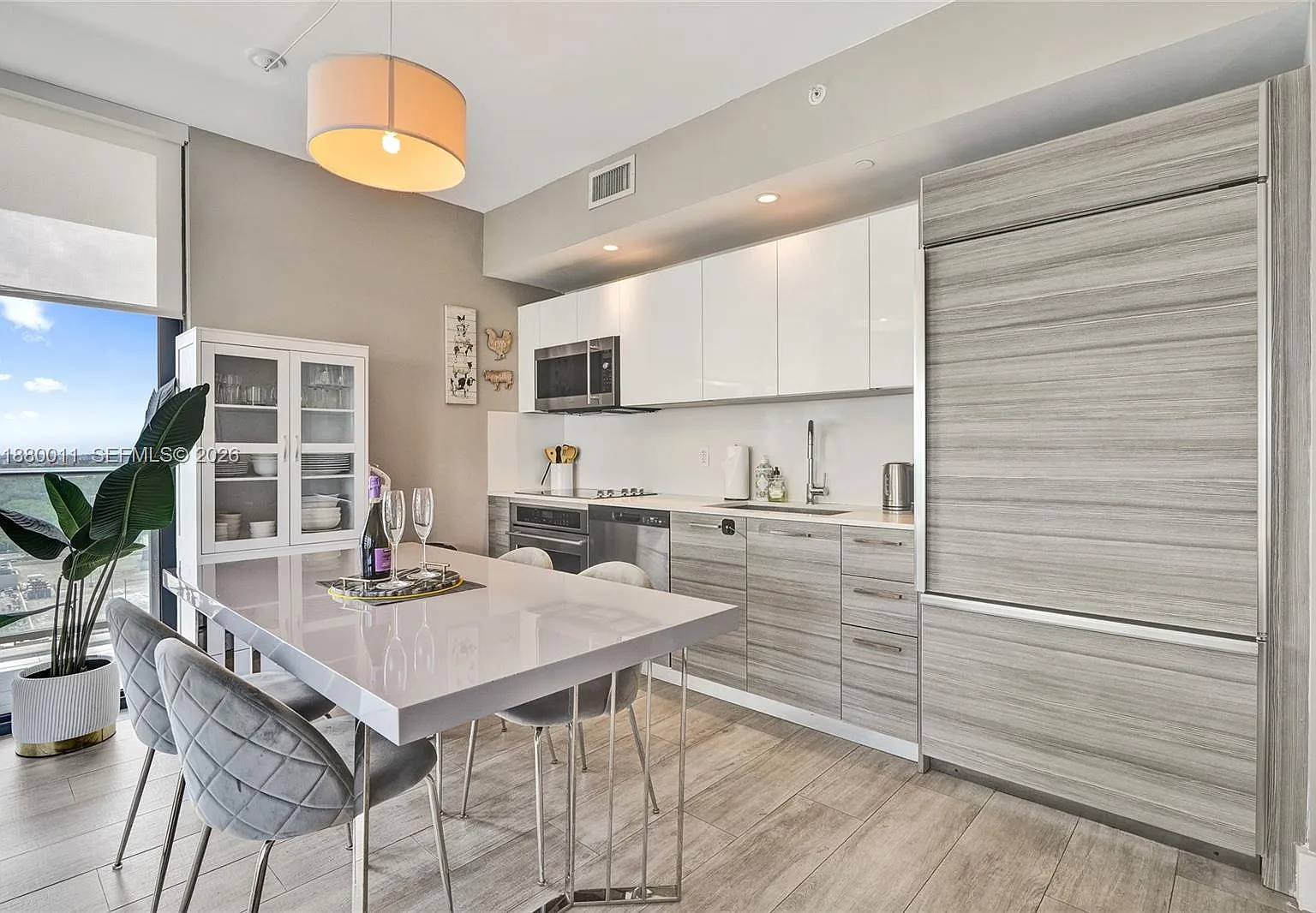 3401 Midtown Condo — Photo 4