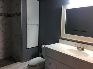 810 Hunter Ct SW, Vienna, VA 22180