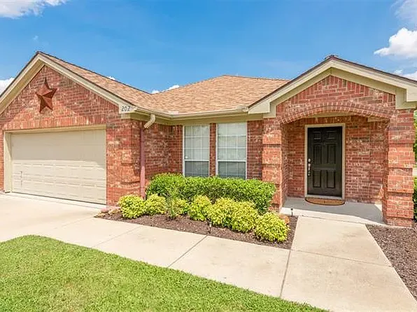 202 Whitestone Way, Weatherford, TX 76085