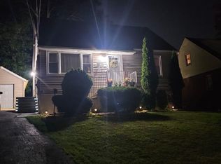 70 Lower Notch Rd, Little Falls, NJ 07424