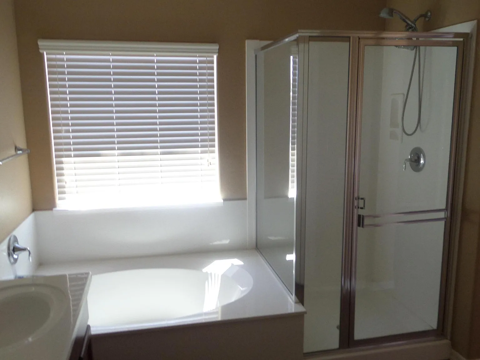 3 bed, 1671 sqft, $2,095 — Photo 3