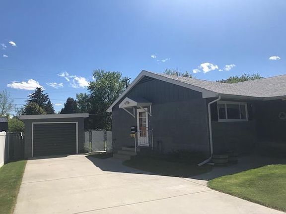 2nd image of 830 Delphinium Dr