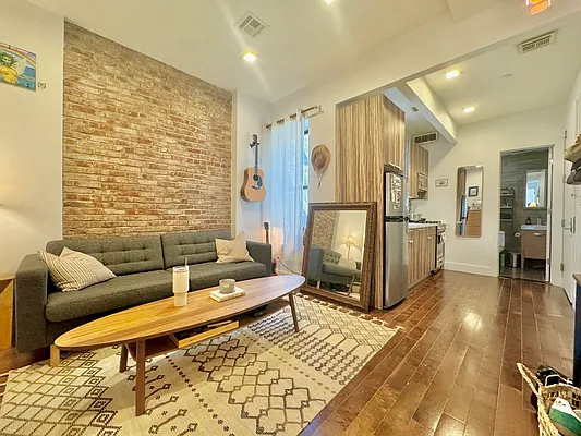 Rented by Elmord Management LLC | media 11