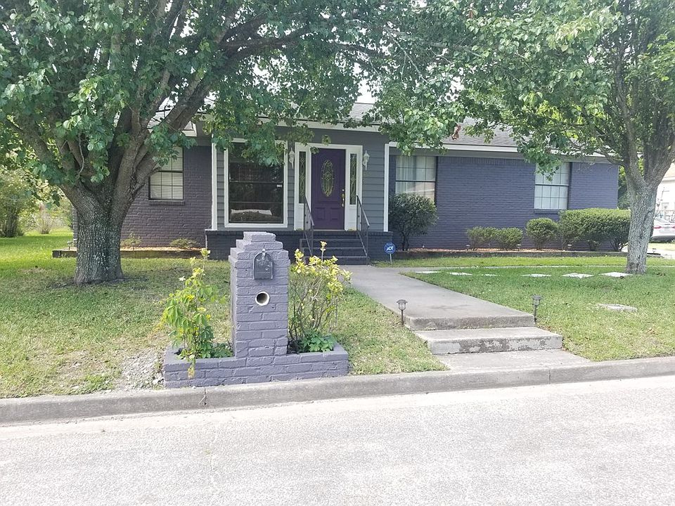 2nd image of 35 Darling St