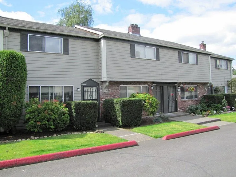 Tara West Apartments — Photo 6