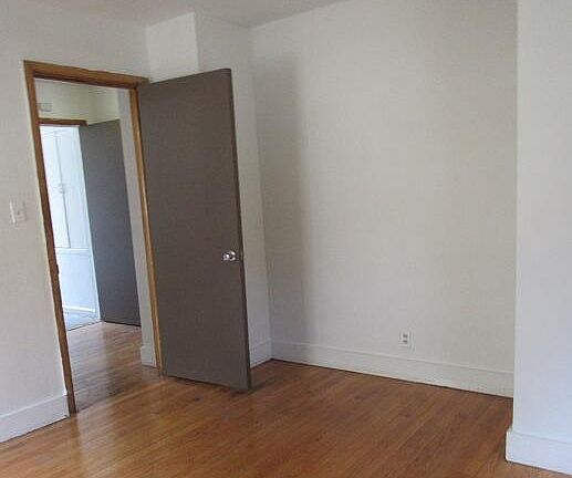 3rd image of 4645 W Fond Du Lac AVENUE #4647