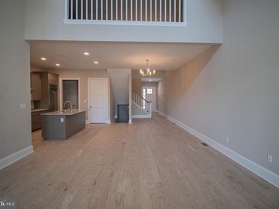 5th image of 1302 Coulee Way