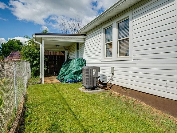 4th image of 120 Danville Ave