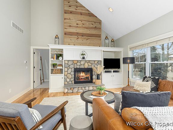 4th image of 4220 Piute Dr SW