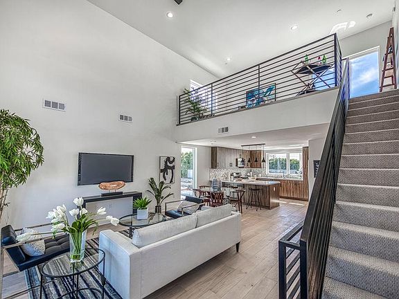 4th image of 5633 Strohm Ave #5633