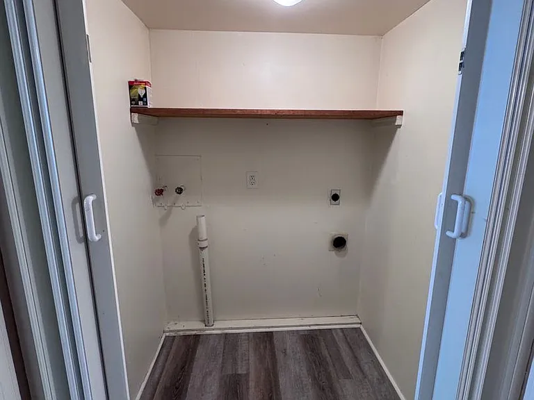 2116 Legrande Ave — Photo 1