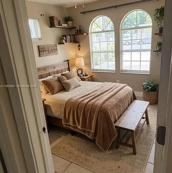 880 E 26th St — Photo 16