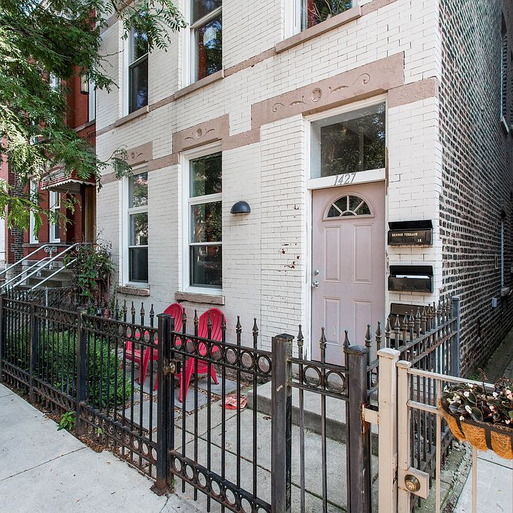 1st image of 1427 W Superior St APT 2R