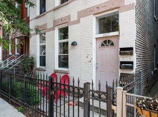 1427 W Superior St APT 2R, Chicago, IL 60642