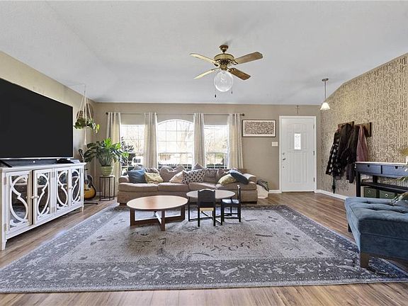 5th image of 1280 Haleys Way Dr
