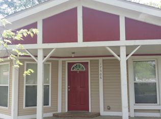 17506 Chestnut Dr, Belton, MO 64012