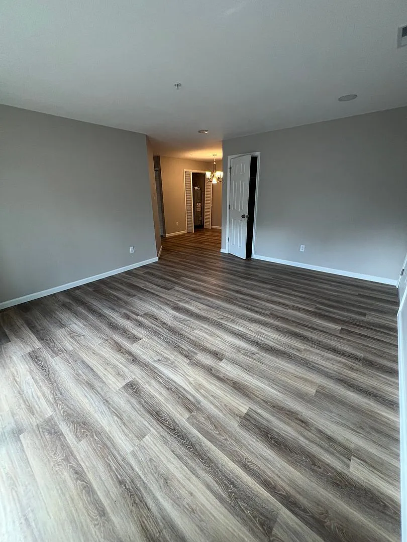 3-Bedroom, 2-Bathroom Apartment on Bloomington's Eastside — Photo 4
