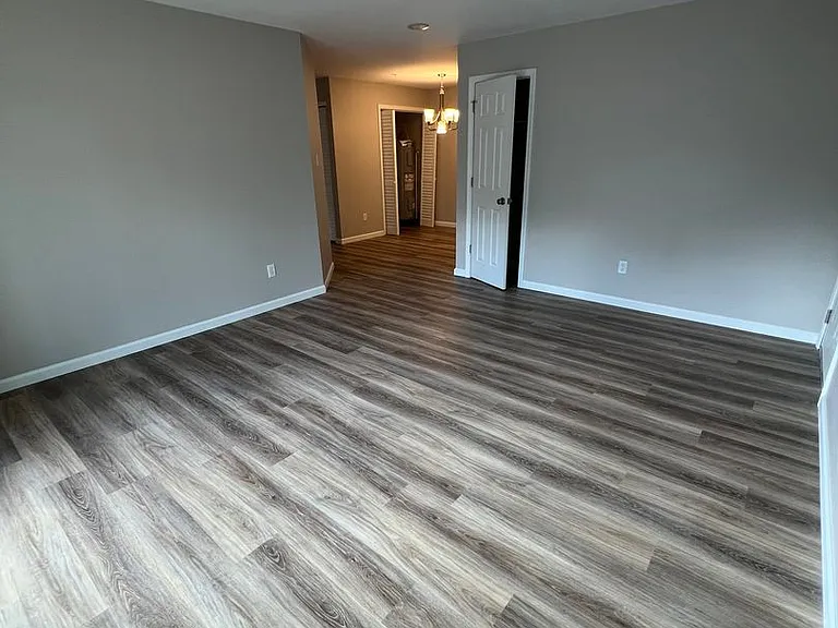3210C E John Hinkle Pl — Photo 4