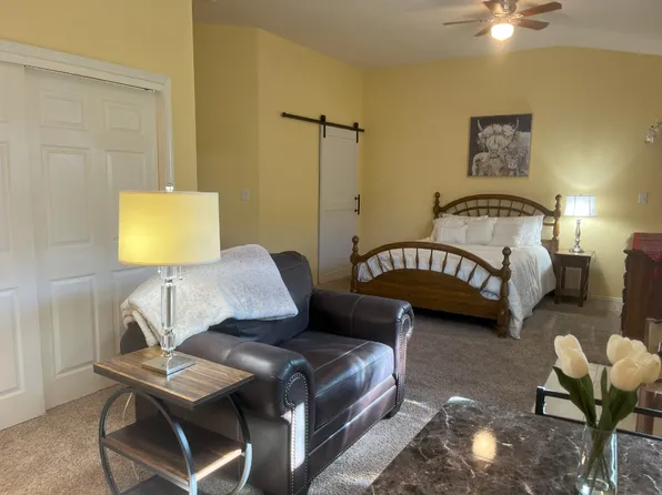 (undisclosed Address), Rio Rancho, NM 87144