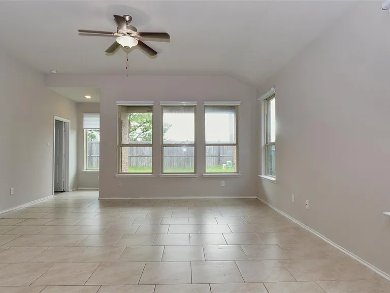 4427 Aversa Dr — Photo 6