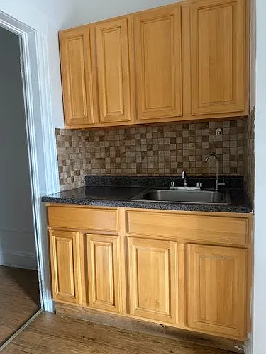 90 Vark St Photo 1