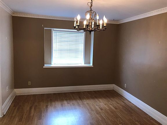 2nd image of 3518 Rolling Green Ln