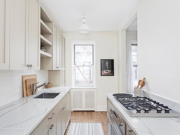 2nd image of 601 E 19th St APT 5L