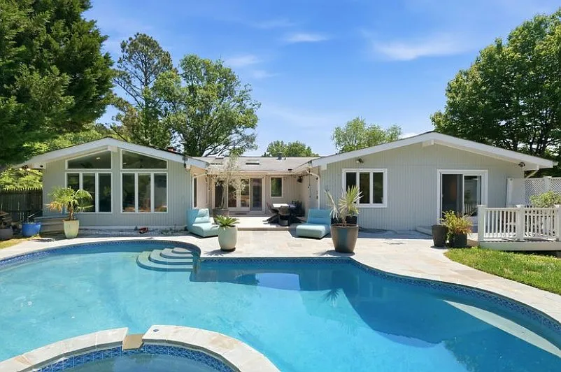 11610 Karen Dr