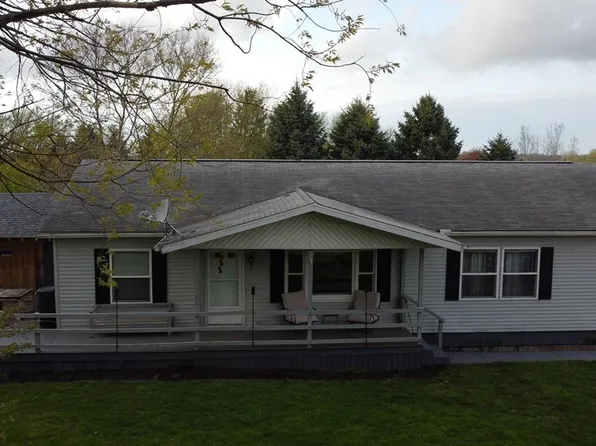 5736 Daggett Rd, Girard, PA 16417