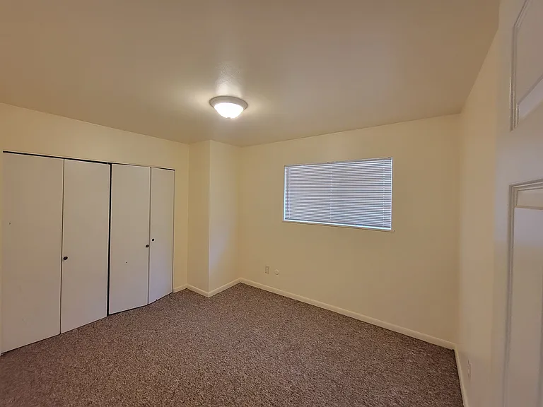 1752 S 440 W — Photo 28