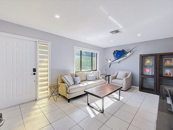 4th image of 354 Twin Lake Dr