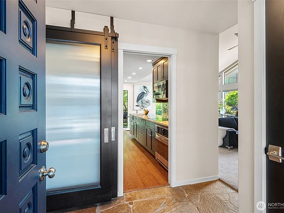 4th image of 423 99TH Avenue NE #6