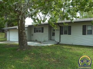 2115 SW 66th St, Topeka, KS 66619