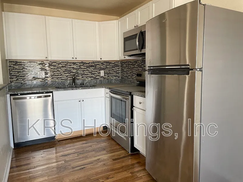2 bed, 1.0 bath, 985 sqft, $1,295 — Photo 1