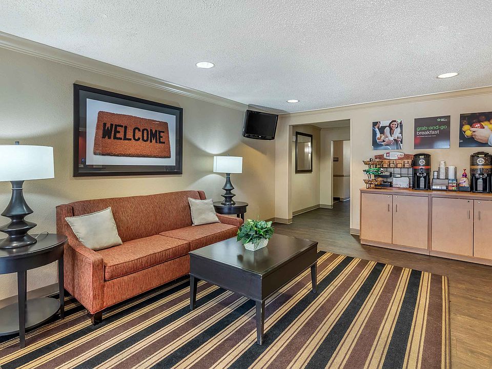 Lobby and Guest Check-in