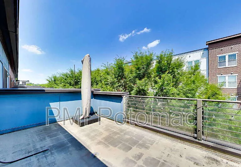 5600 45th Ave — Photo 37