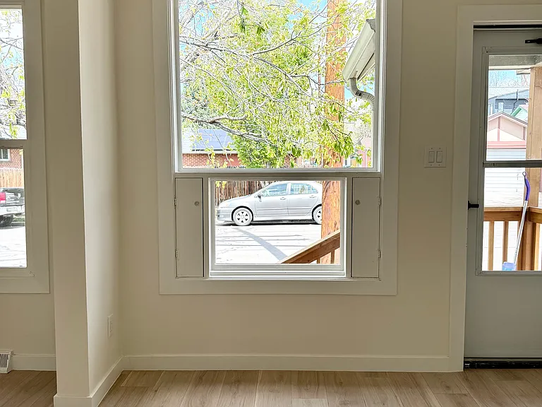 708 E Dakota Ave — Photo 8