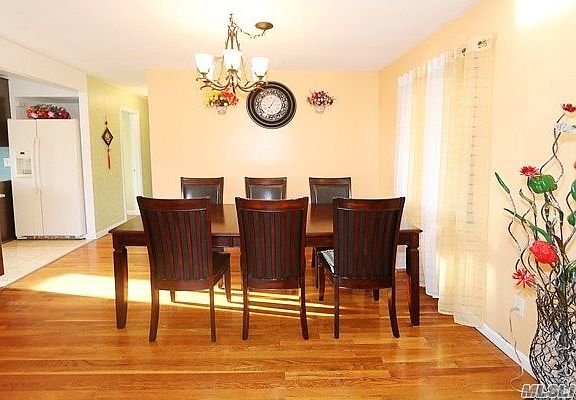 3rd image of 17 North Dr