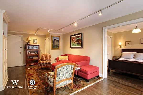 Sold by Coldwell Banker Warburg | media 2
