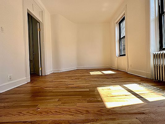 3rd image of 50 Carmine St APT 7
