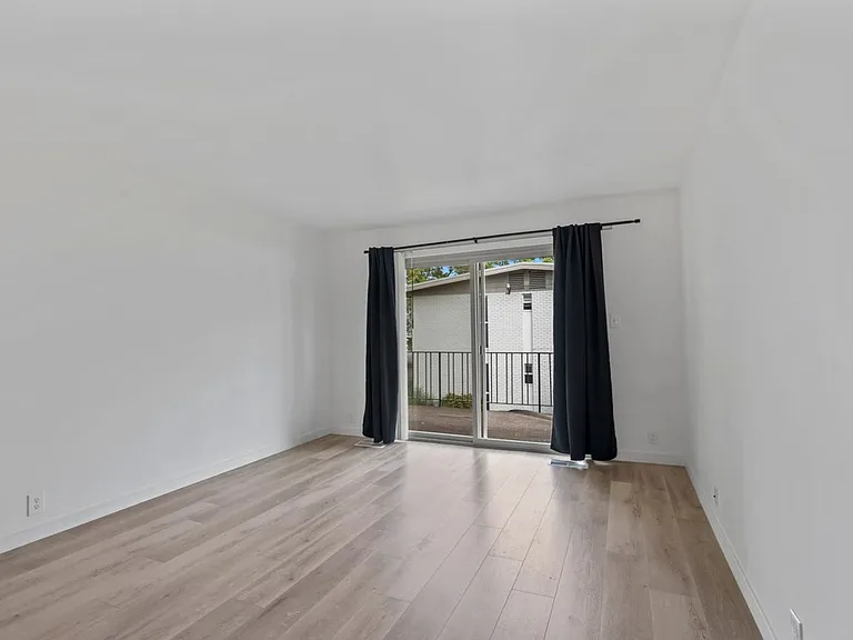 2614 S Green St — Photo 15