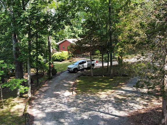 3rd image of 110 Raven Ln