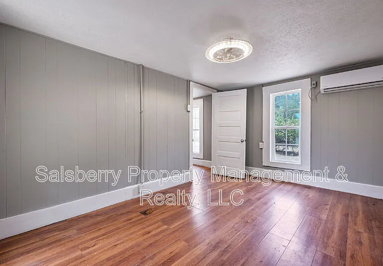 304 Bryan St #B — Photo 7