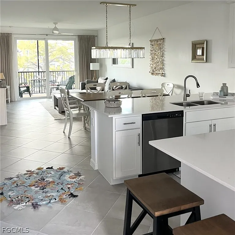 2 bed, 2.0 bath, 1130 sqft, $4,950 — Photo 2