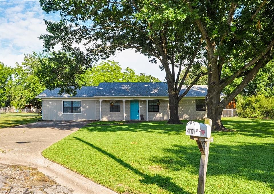 1st image of 411 Carol Ave