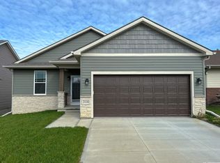 2118 Hedgeapple Rd, Plattsmouth, NE 68048