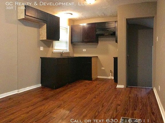 5th image of 9822 S Yates Ave